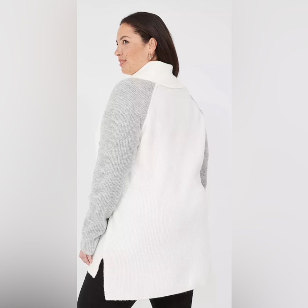 Lane Bryant Turtleneck Sweater in Gray and white size 26/28